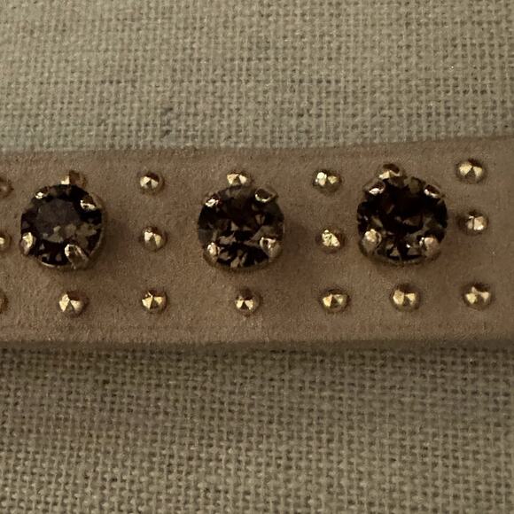 Givenchy leather bracelet w Swarovski crystals, faceted beads & shark tooth lock - Picture 6 of 14